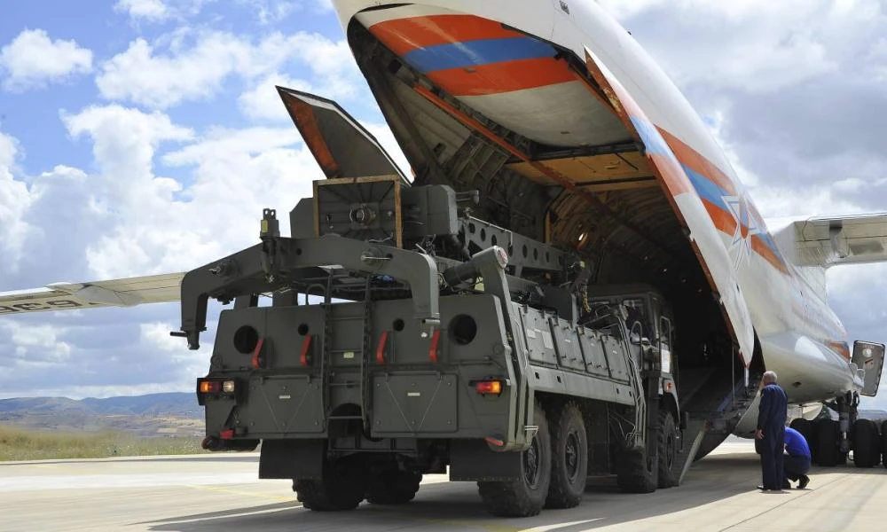 "Ξεπάγωσε" το deal Ρωσίας-Ινδίας για τους S-400 αφού η Ρωσία θα αγοράσει 24 φορτηγά πλοία από το Δελχί